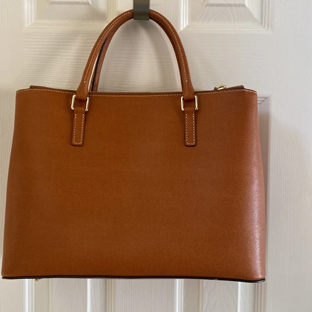 New Dooney and Bourke handbag - Picture 2 of 11